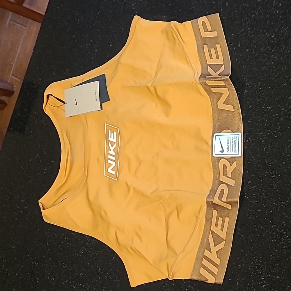 Nike Graphic Crop Tank